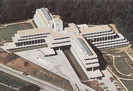 European Investment Bank · Fotografia dall’archivio Marmi di Carrara