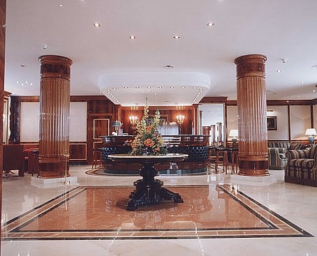 UNA Hotel · Fotografia dall’archivio Marmi di Carrara