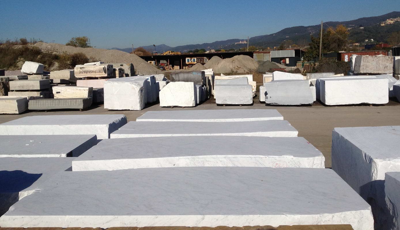 Die apuanischen Steinbrüche und das Blocklager · Foto aus dem Archiv Marmi di Carrara