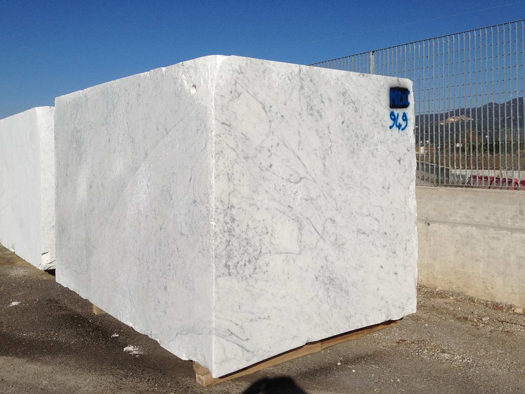 Vom Block zur Platte · Foto aus dem Archiv Marmi di Carrara