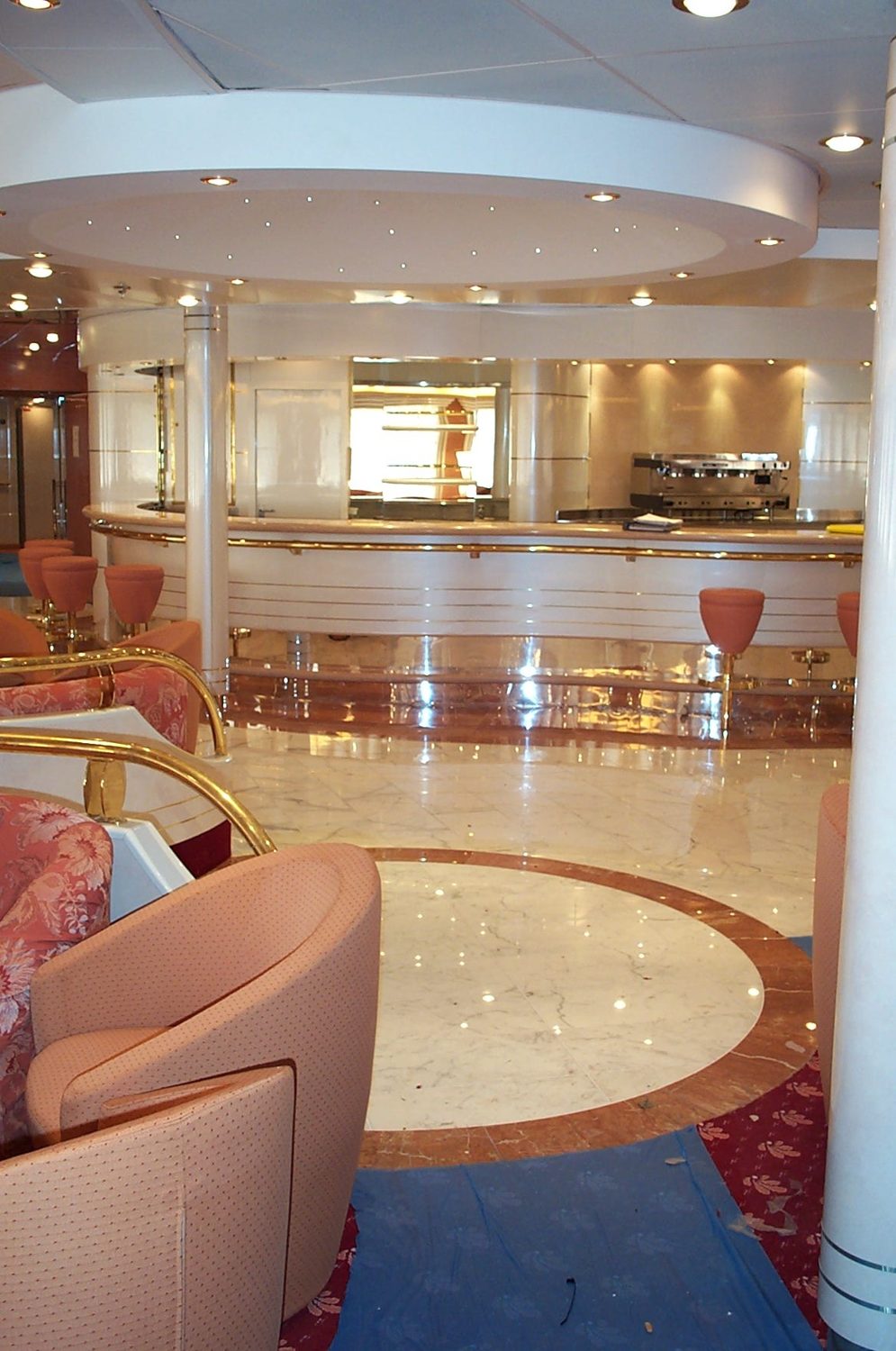 رخام لسفن الرحلات والعبّارات · صورة من أرشيف مارمي دي كارارا