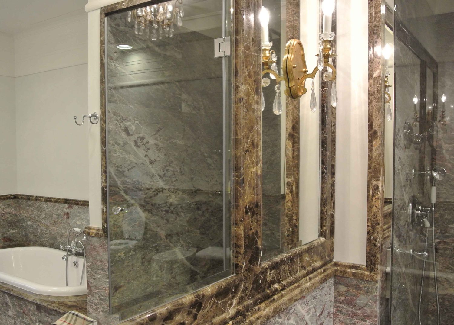 مسكن في سانت بطرسبرغ · صورة من أرشيف مارمي دي كارارا